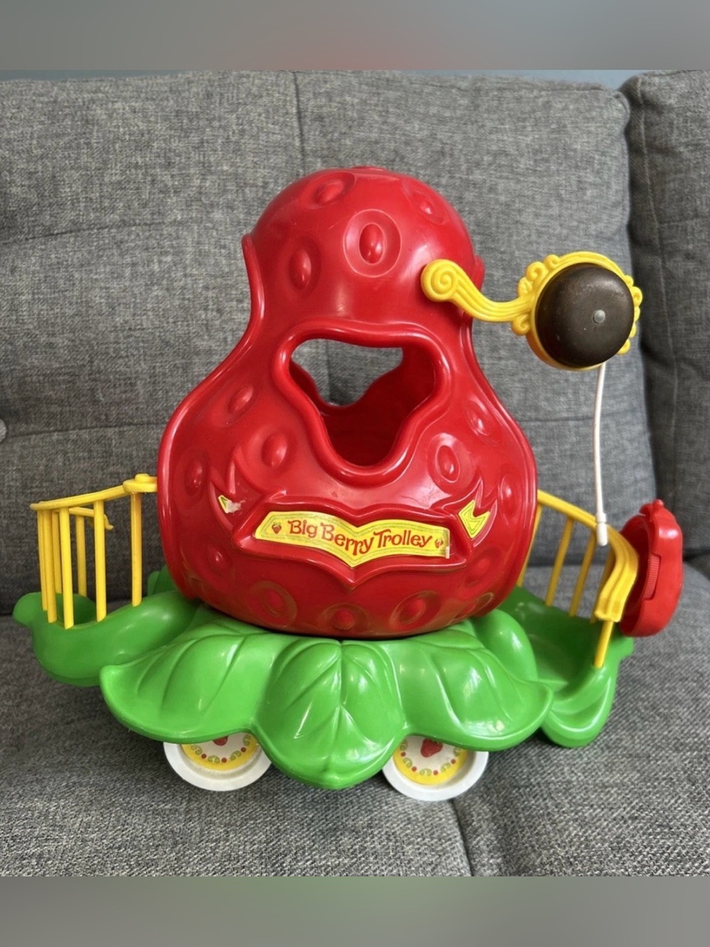 1982 Kenner Strawberry Shortcake Big Berry Trolley Vehicle Vintage Toys Missing